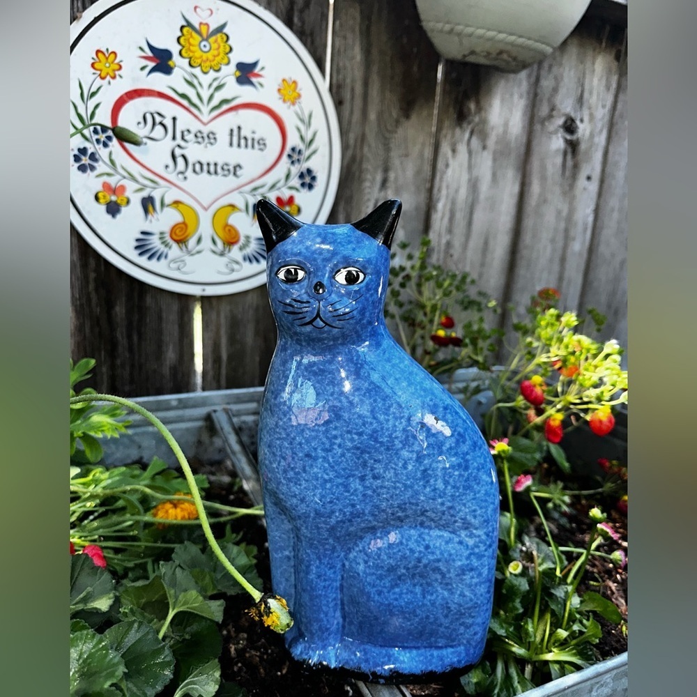 Stylized Blue Cat Sculpture with Glossy Finish